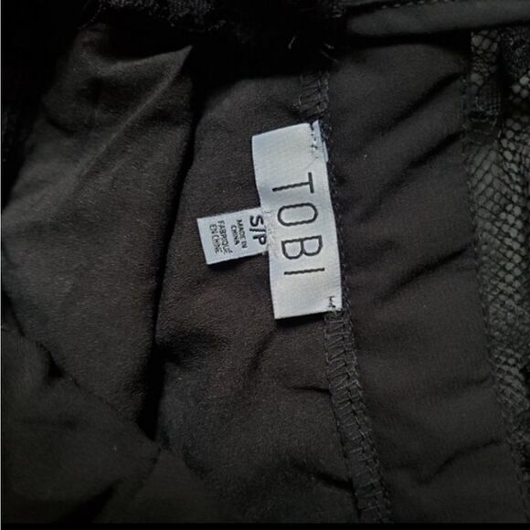 Tobi Black Maxi Dress - Picture 2 of 8